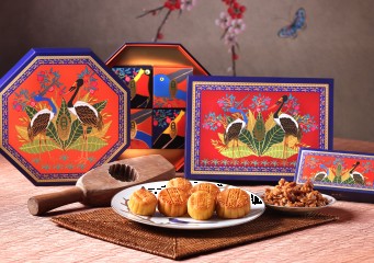 Mini Egg Custard & Low Sugar White Lotus Seed Purée Mooncake with Yolks (1 each )